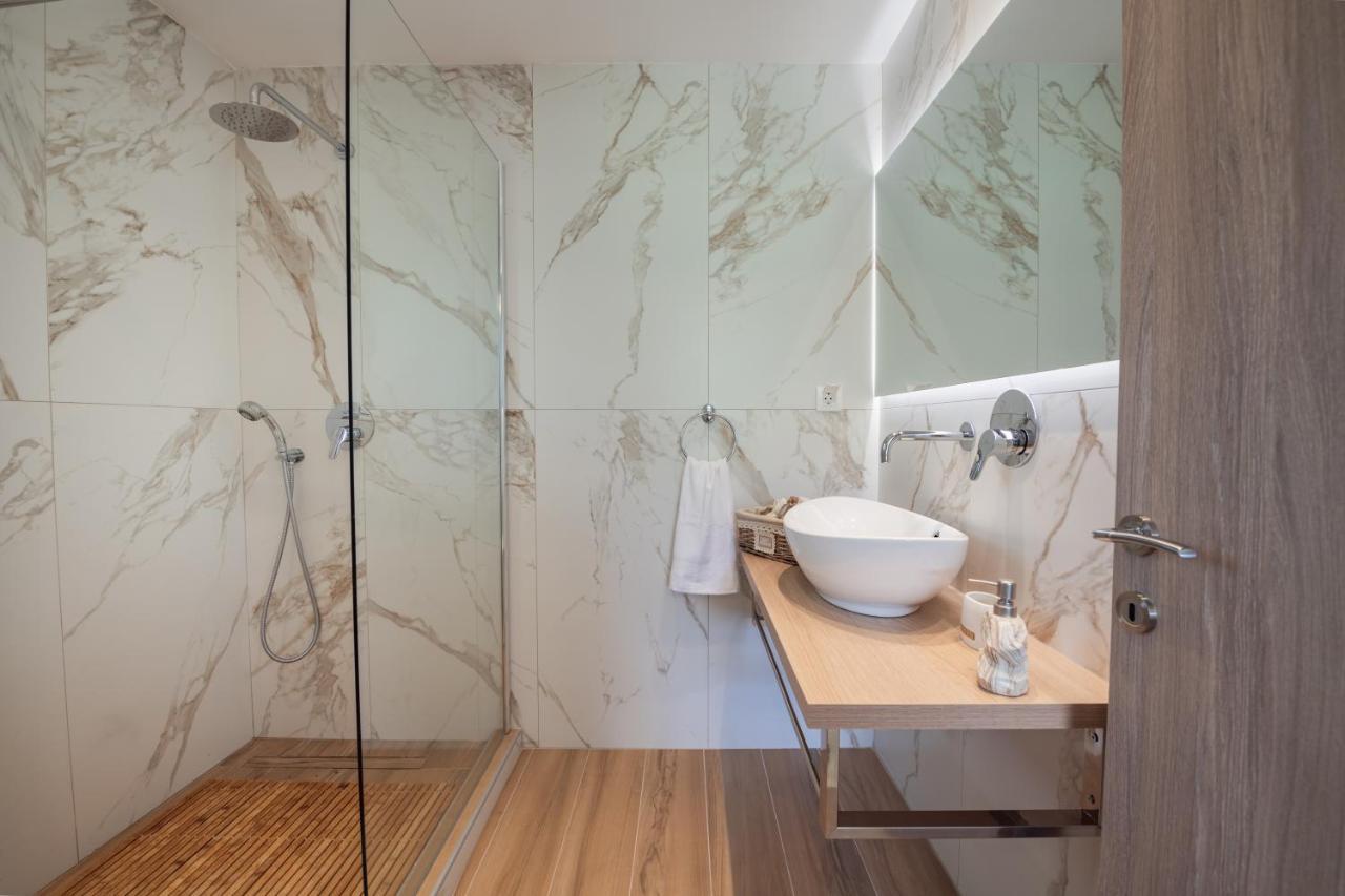 Katikia House Villa Kompitsion Ngoại thất bức ảnh