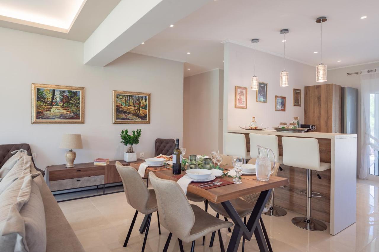 Katikia House Villa Kompitsion Ngoại thất bức ảnh